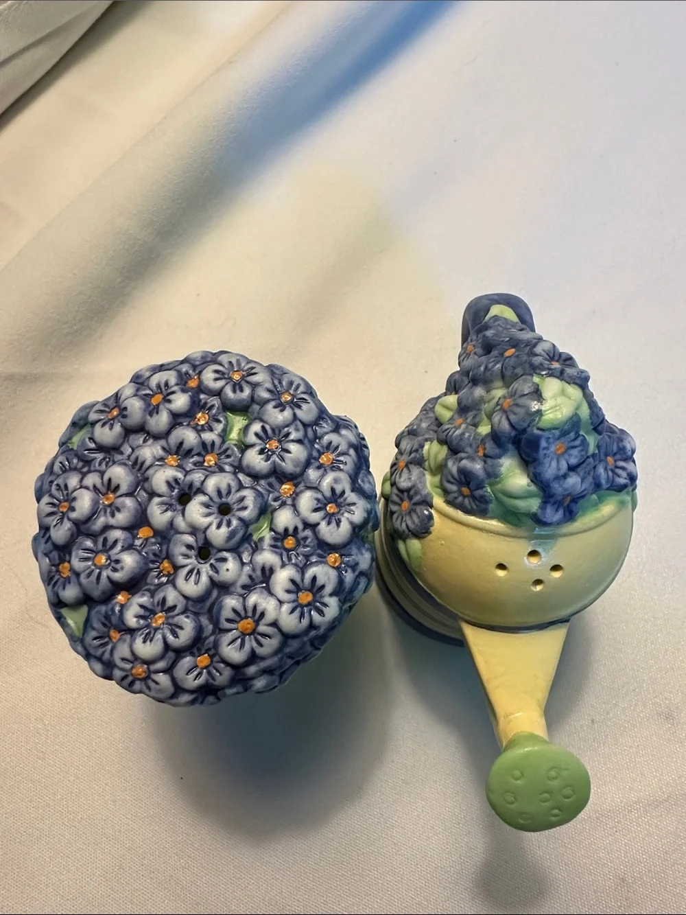 Summer Breeze Sculpture Salt 🧂 & Pepper set by Pfaltzgraff
